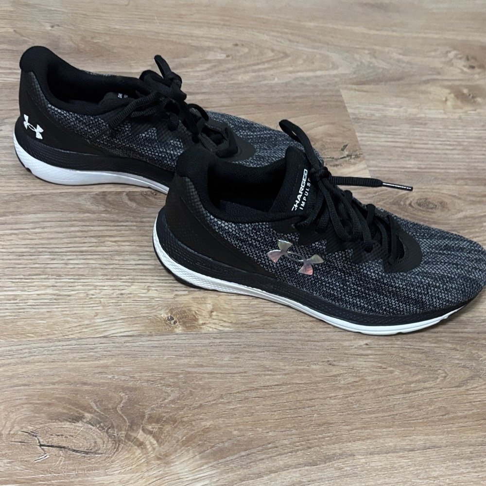 Under Armour Women's Black and Gray Athletic Shoes
